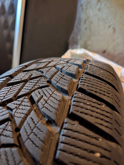 Зимни гуми джип SUV 225/65/R17 Subaru Outback Dunlop Winter Sport 5