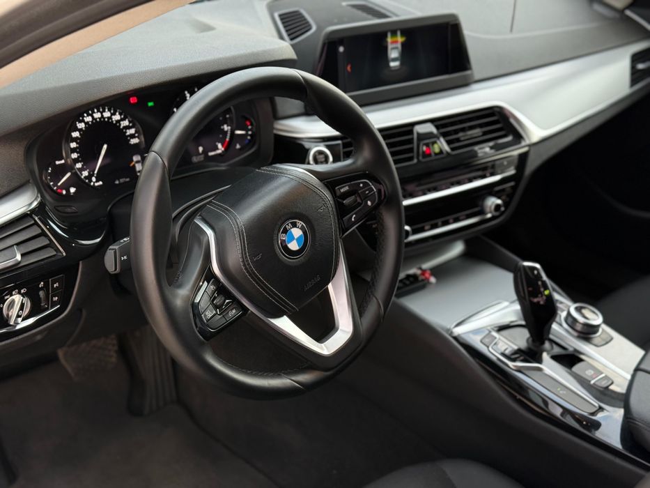 BMW  520 d. G30 2017