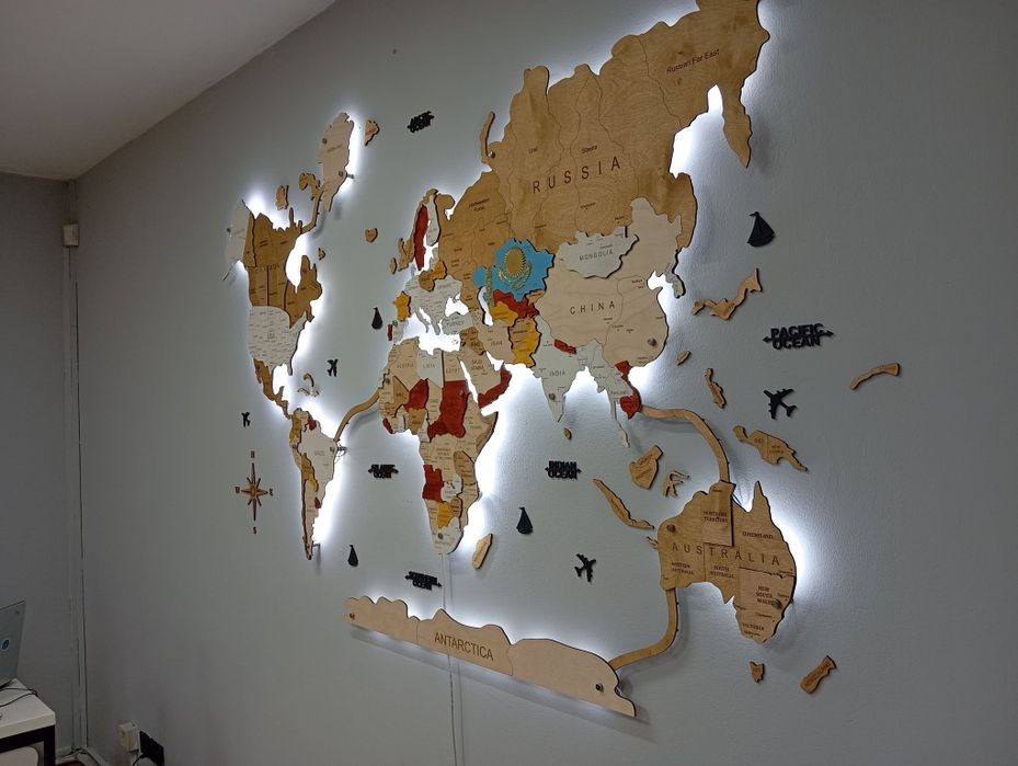 "Деревянные карты мира – стиль и уют в вашем доме!"