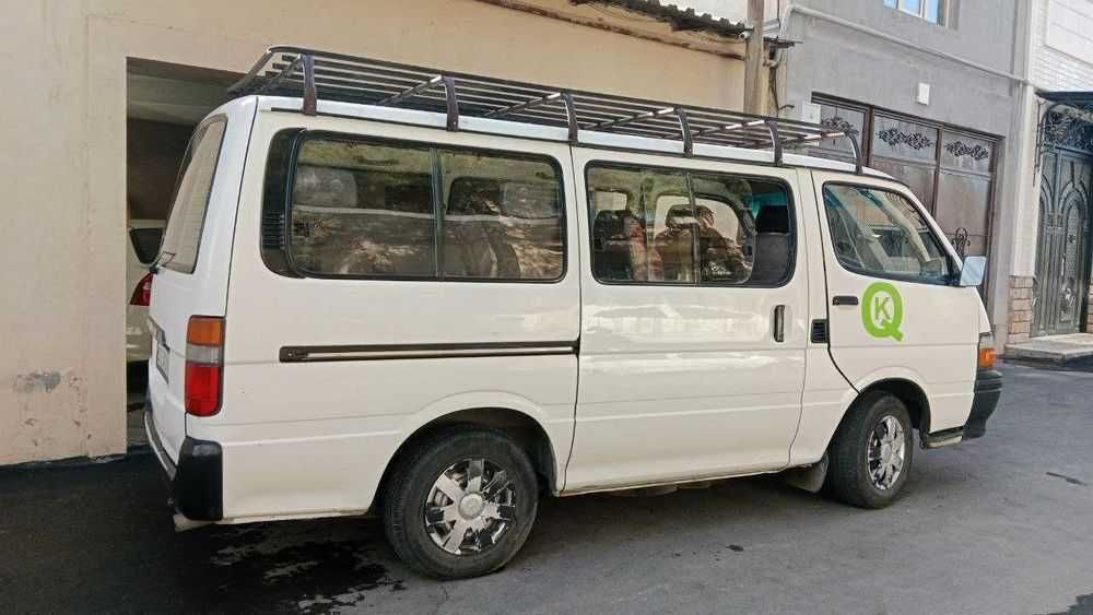 Продается Toyota Hiace.