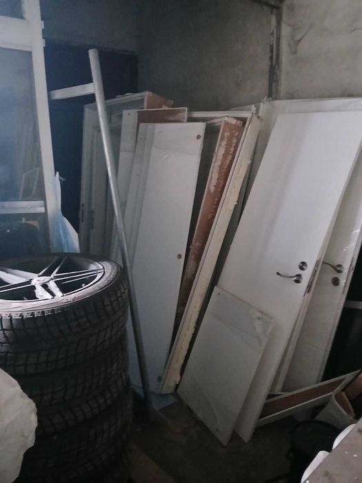 Врата с каса няколко броя