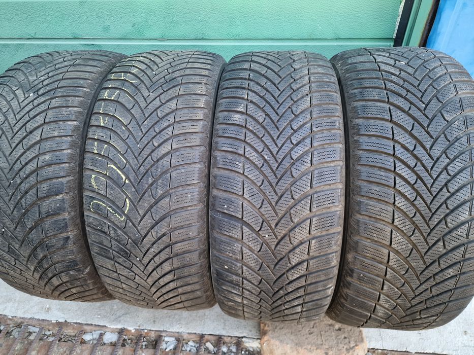 Anvelopă 235/55R17 marca Semperit, M +S ,DOT 2023