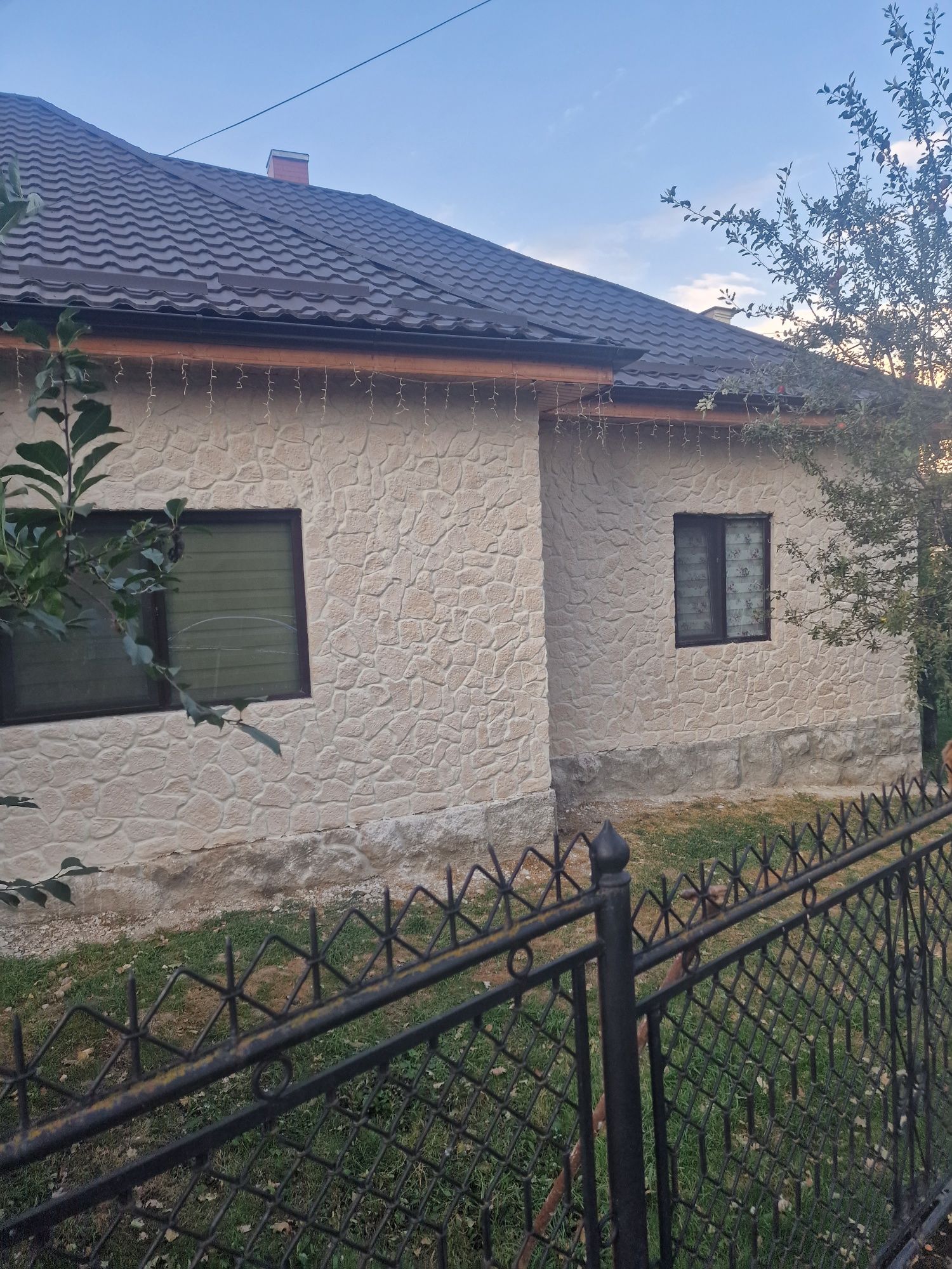 Casă recent renovat și utilat la cheie