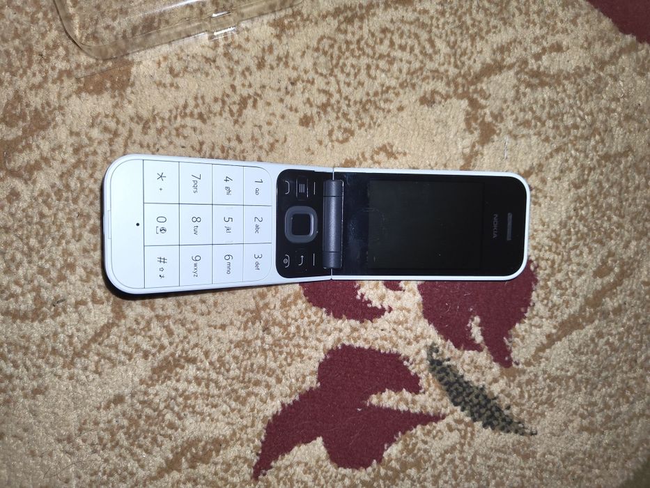 Nokia 2720 flip impecabil la cutie