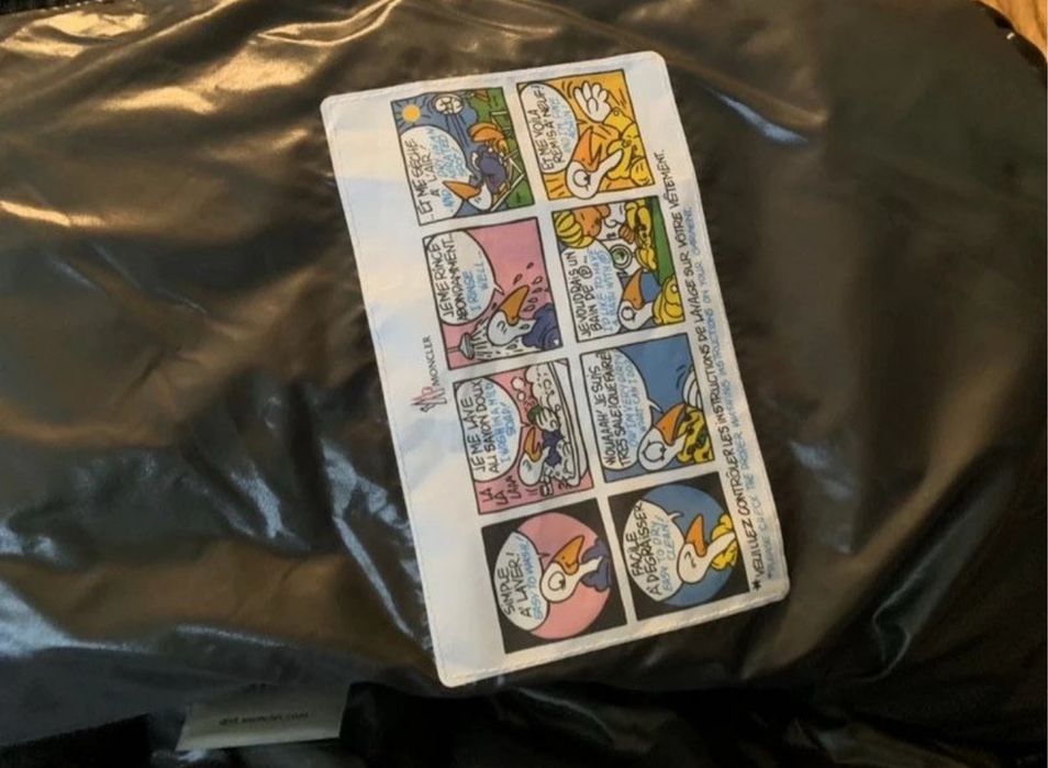 Geaca Moncler lucioasă