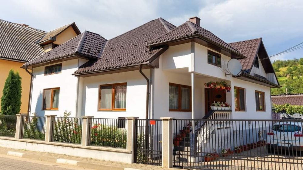 Firma de construcții acoperisuri si reparati