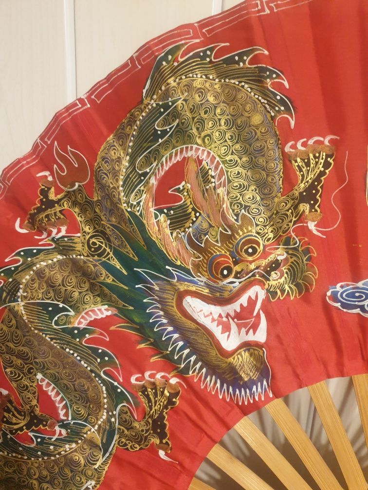 Evantai decor perete- este anul nou chinezesc, anul Dragonului