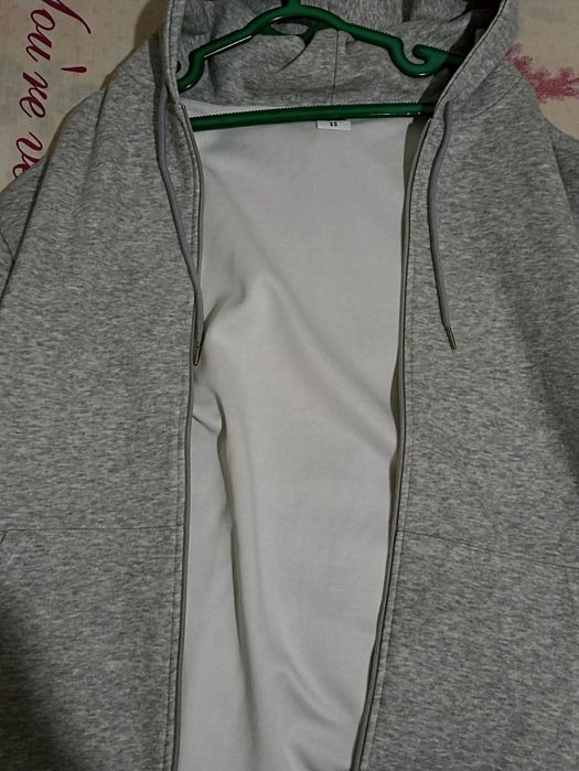 Зипка с капюшоном новый размер XL подойдёт для мальчиклв и девочек