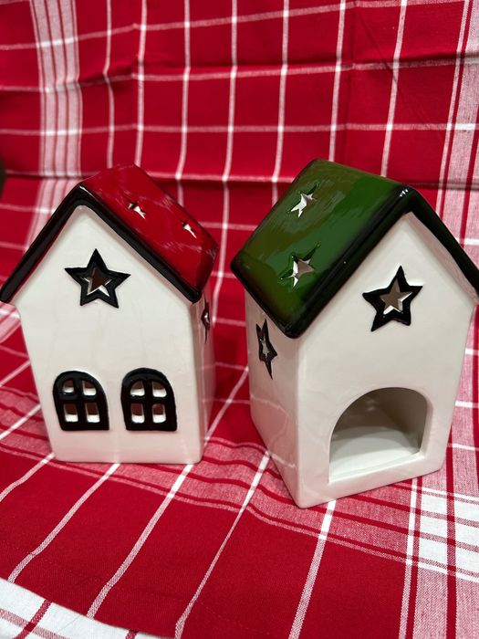 Căsuțe de Crăciun din ceramică pictate manual NOU!  15 x 8 x 8 cm