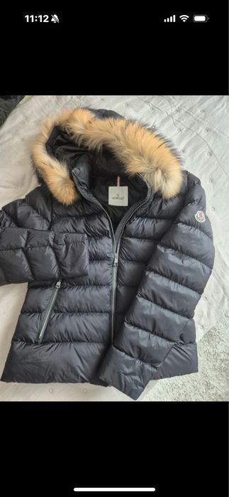 Geacă Moncler măsura 38 cumparată de pe Vinted. Geaca este impecabilă.