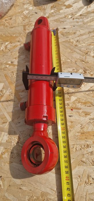 Cilindru hidraulic plug reversibil preț 400 lei se poate trimite prin