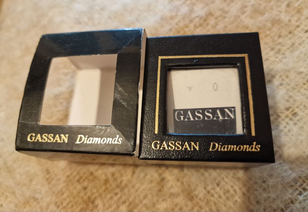 Inel aur alb și galben cu 8 diamante