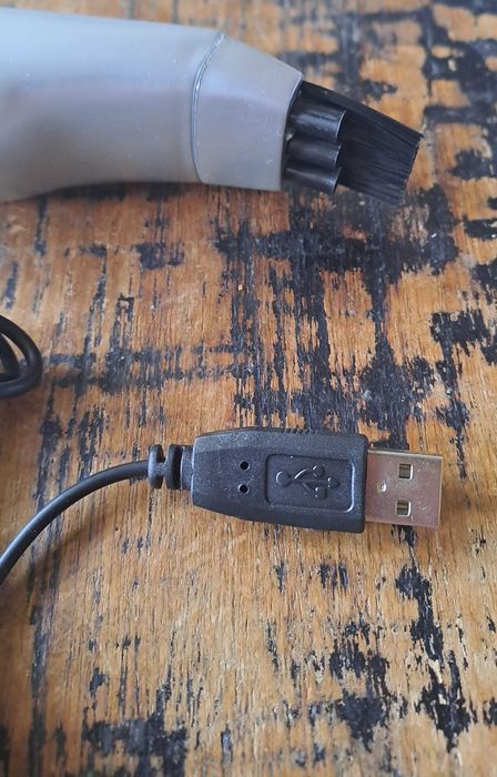 USB прахосмукачка с фенерче мини за компютър и клавиатура сребърна
