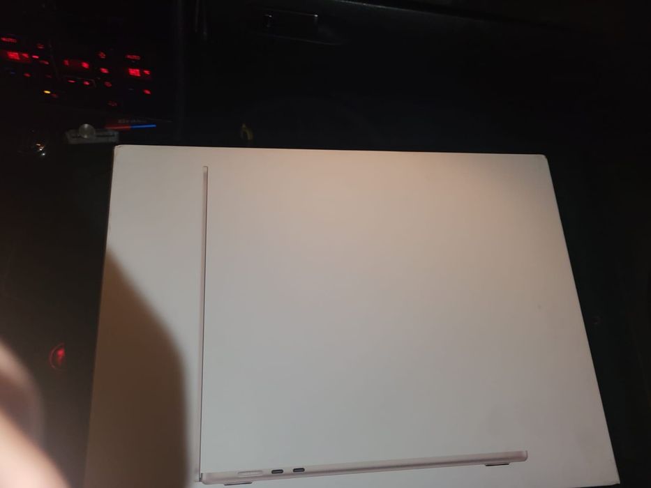Apple MacBook Air 15 /M4. (SIGILAT)