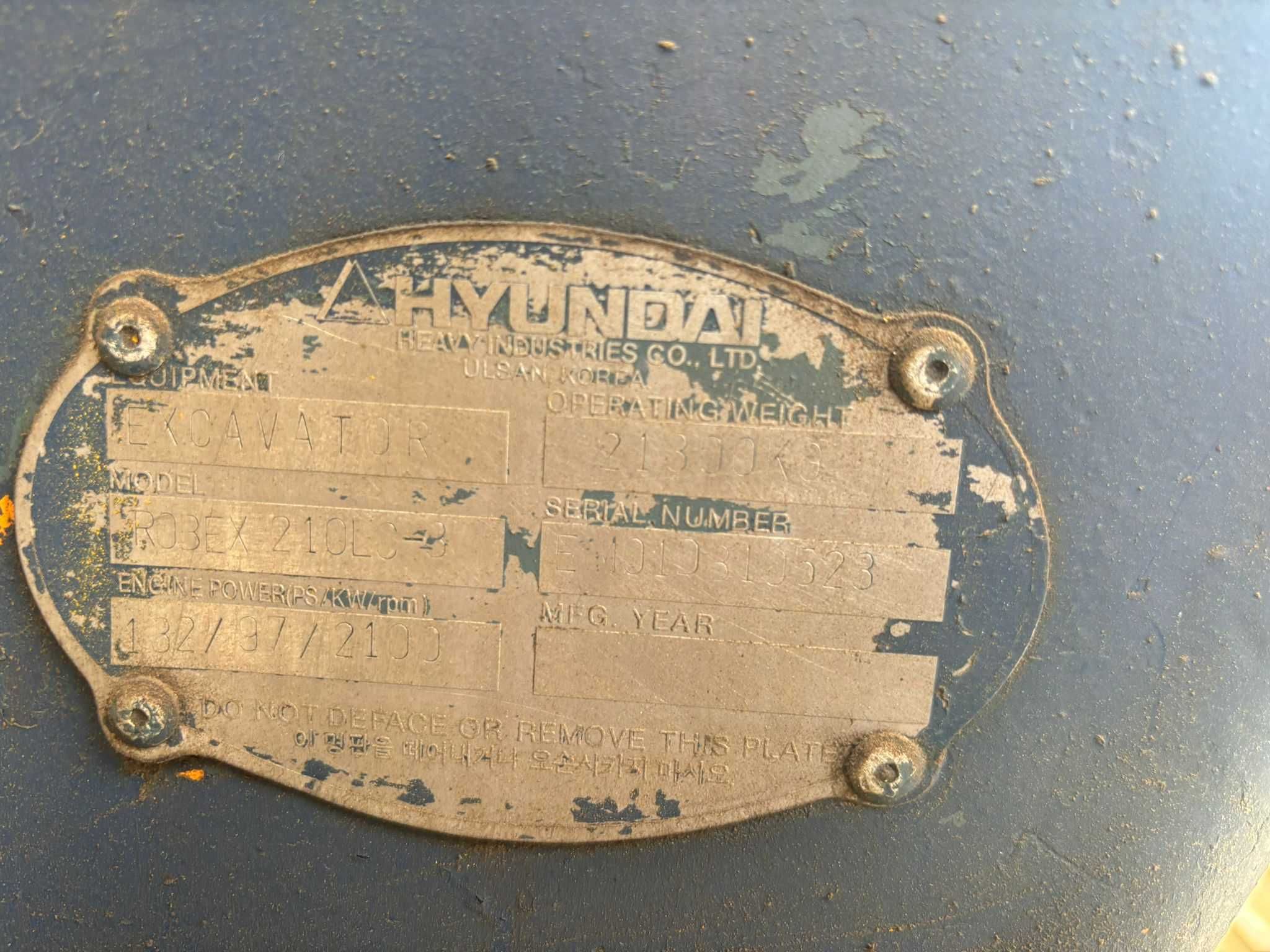Dezmembrez excavator pe senile Hyundai Robex 210