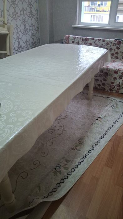 Стол для гостиной