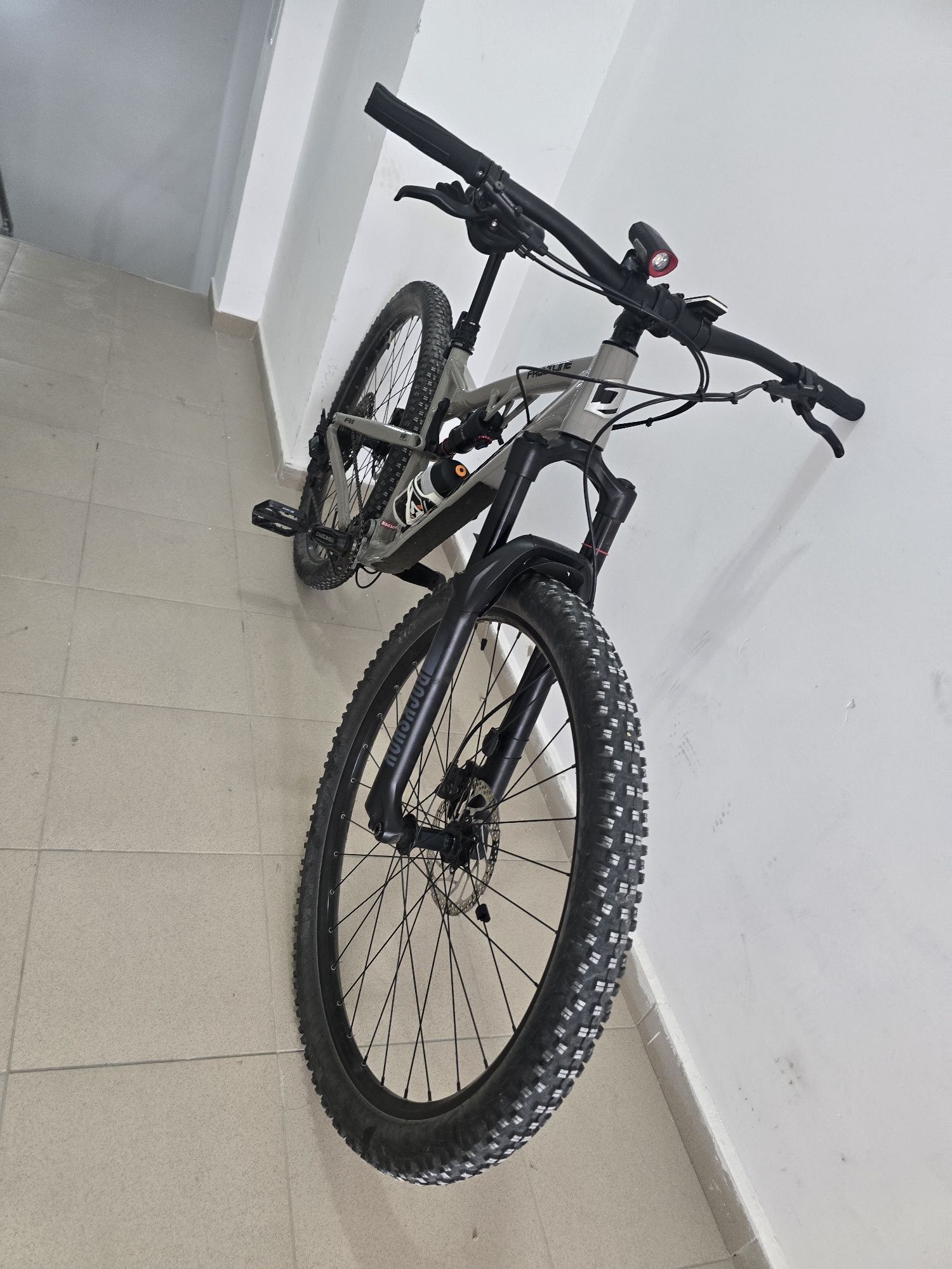 MTB Jamis 29  пълно окачване