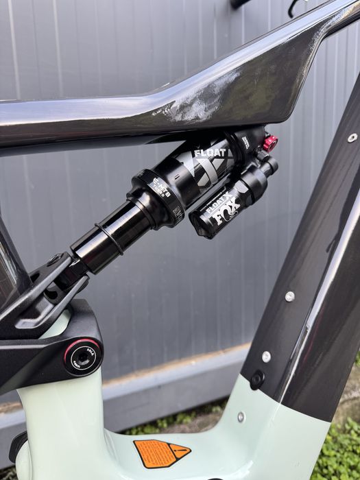 Електрически велосипед Focus JAM2 8.8 carbon