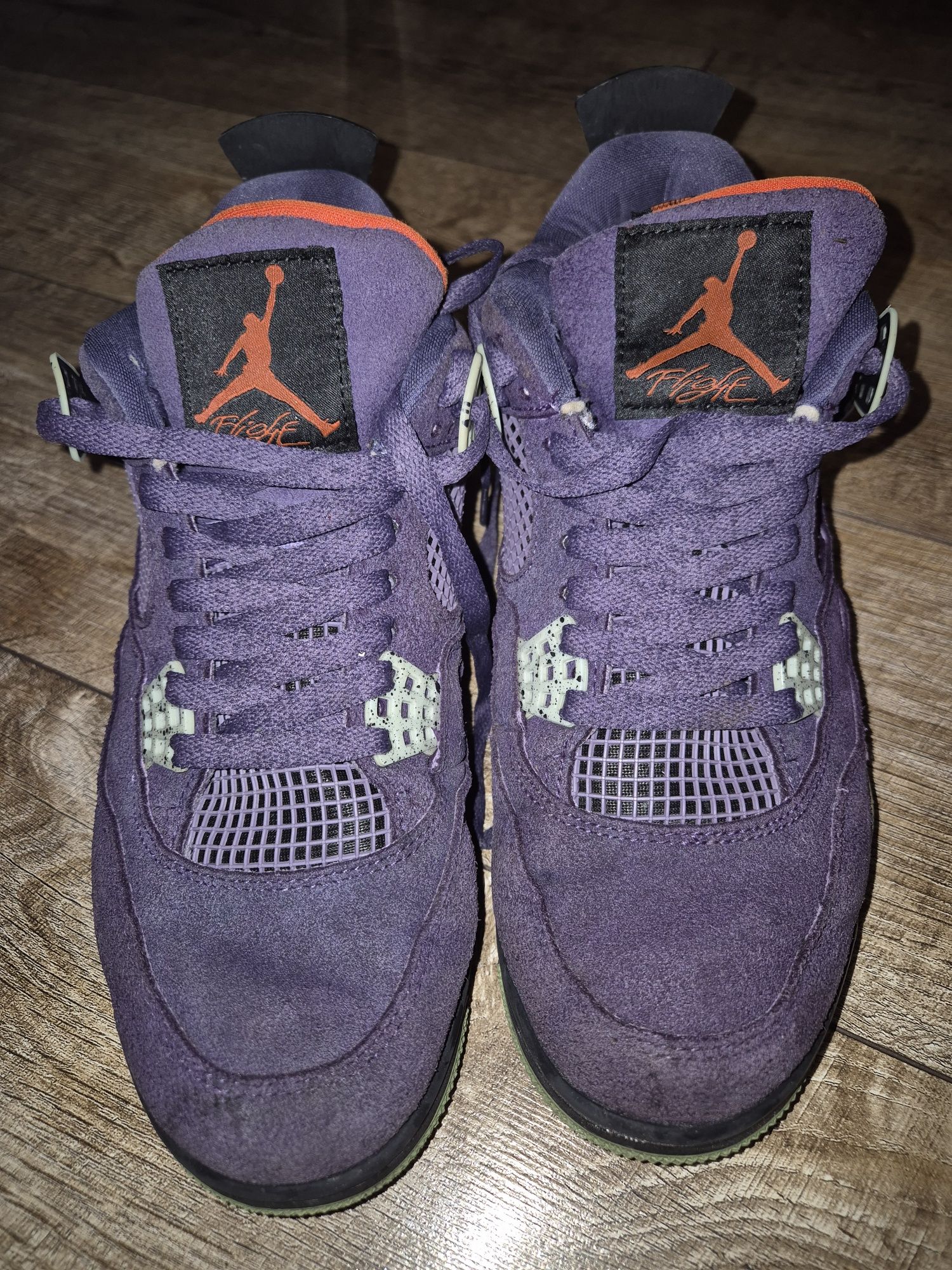 Jordan 4 retro Travis scott