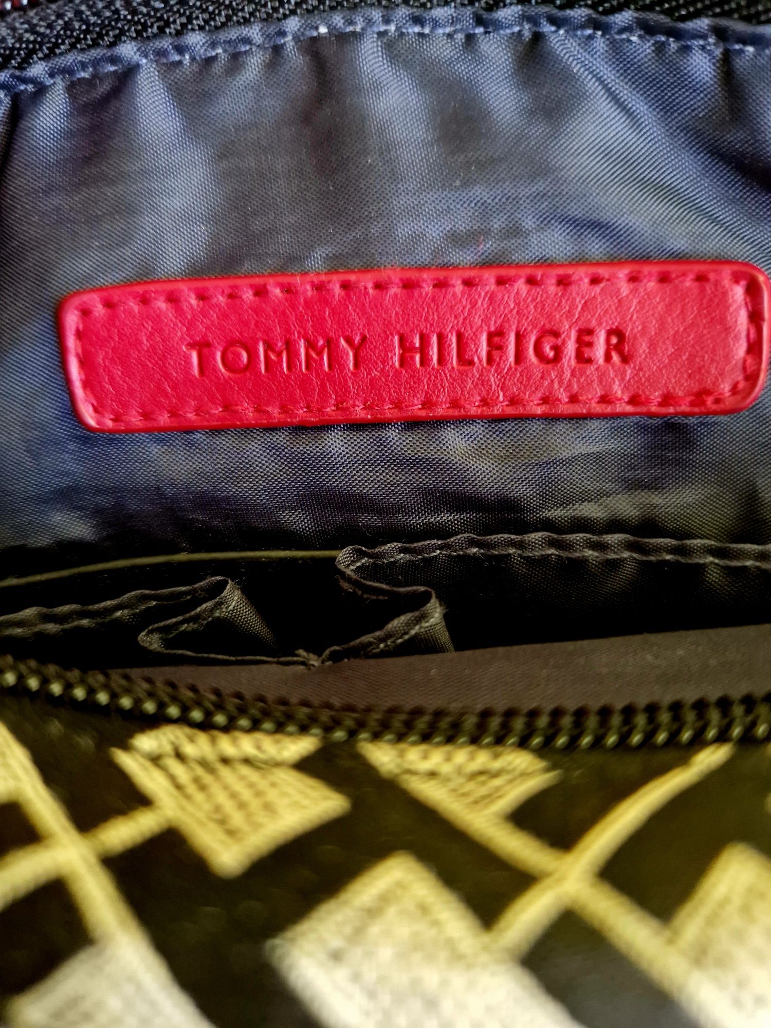 Дамска чанта Tommy Hilfiger