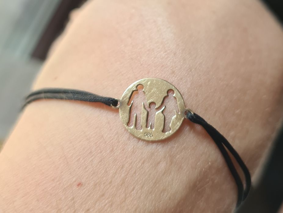 Bratara snur banut aur familie