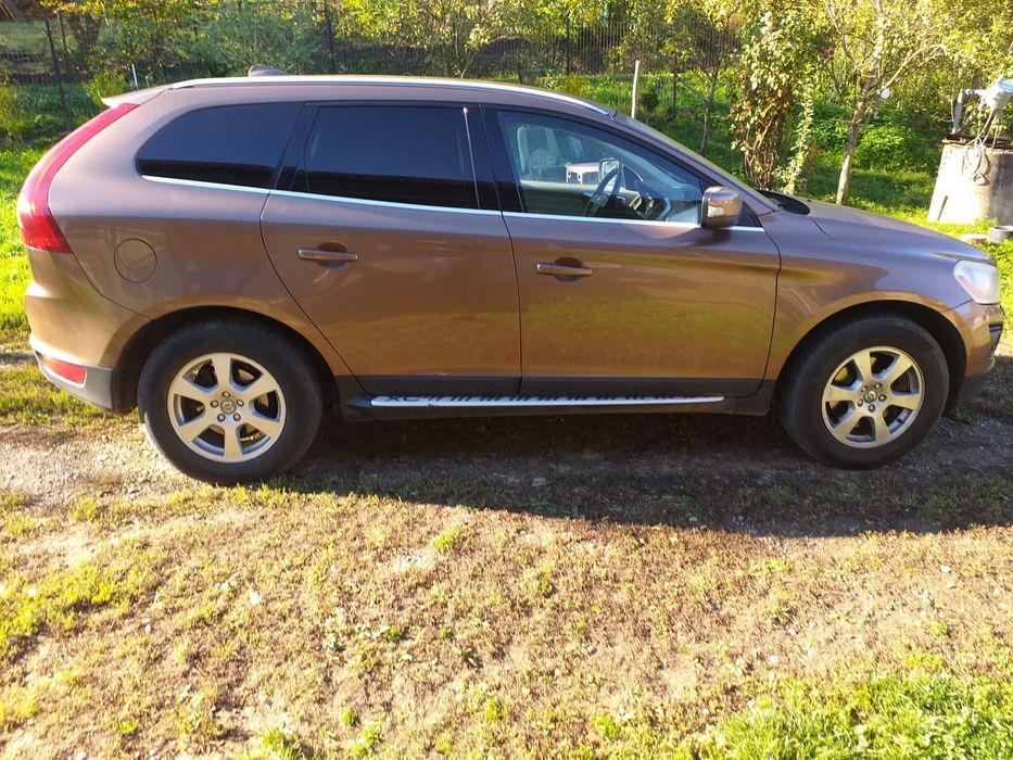 Volvo XC60 - 4x4 / 2.4 - An 2010