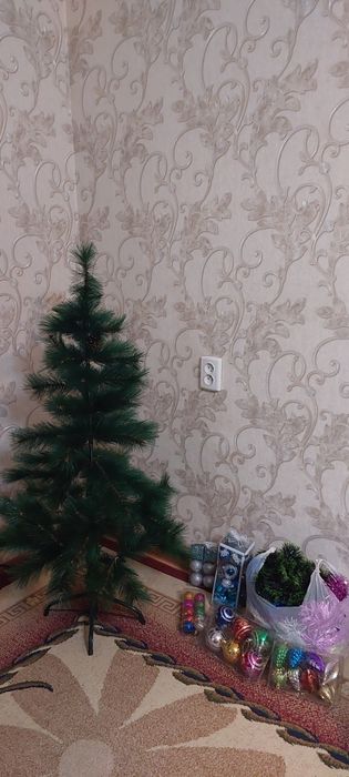 продам ёлку Б/У. 150.000