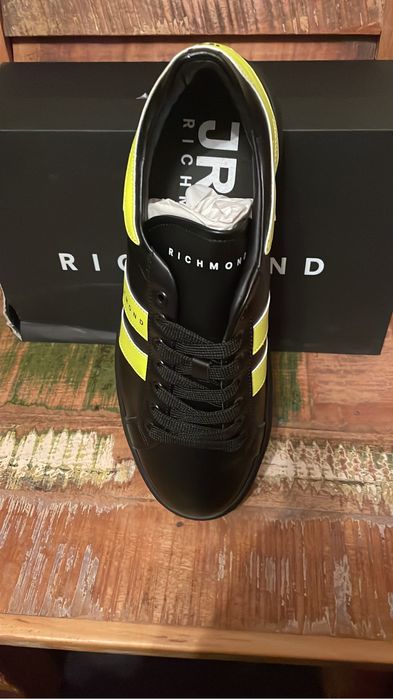 Snickers John Richmond