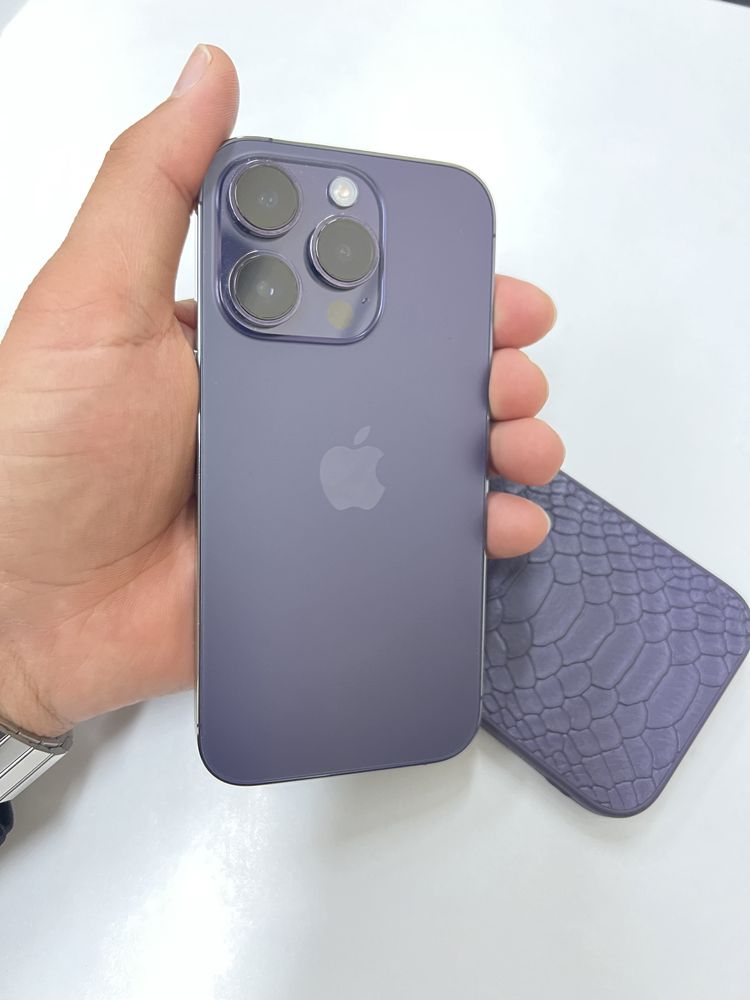 Iphone 14 pro purple