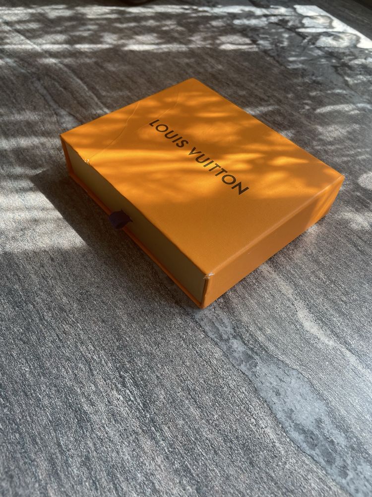 Чисто ново портмоне Louis Vuitton!