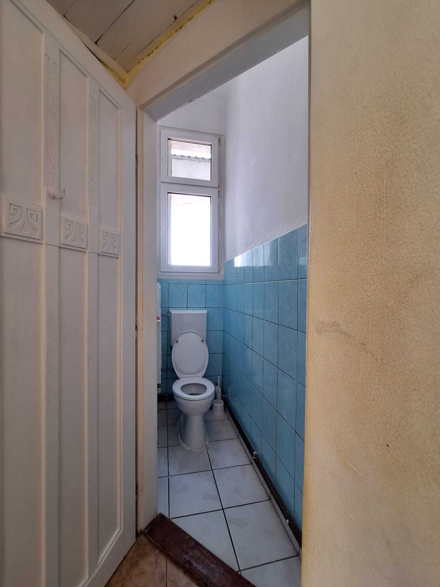 [Persoană fizică] Închiriez apartament ultracentral, 3 camere.