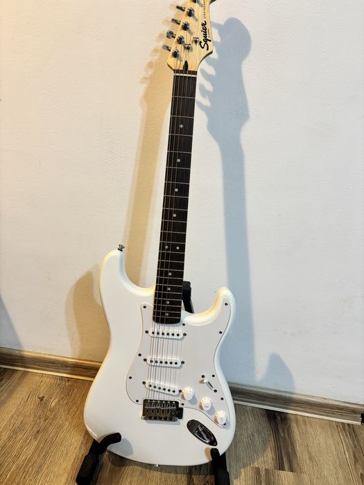 Chitara Squier Bullet Strat IL AW + amplificator orange crush 12