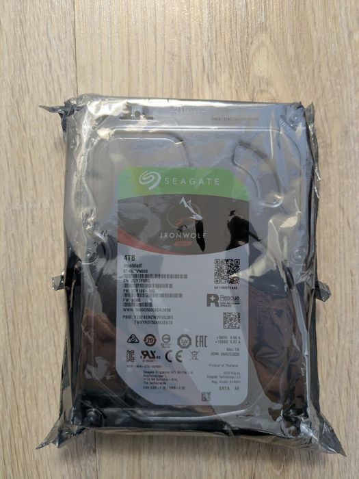Жёсткий диск 4ТБ новый