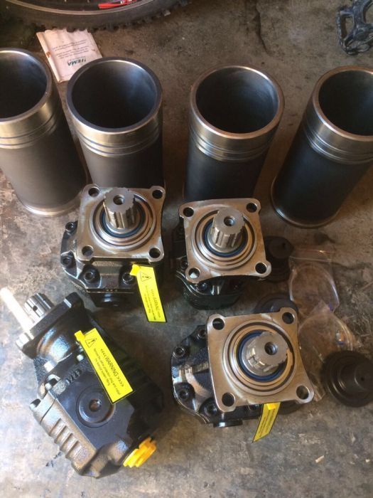 Pompe basculare Hiva noi