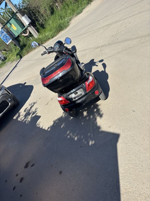 Vand schimb  detalii la telefon