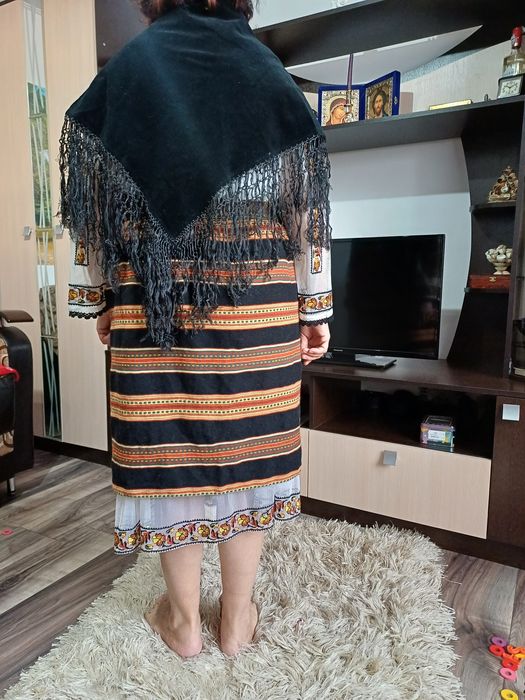 Costum popular antic