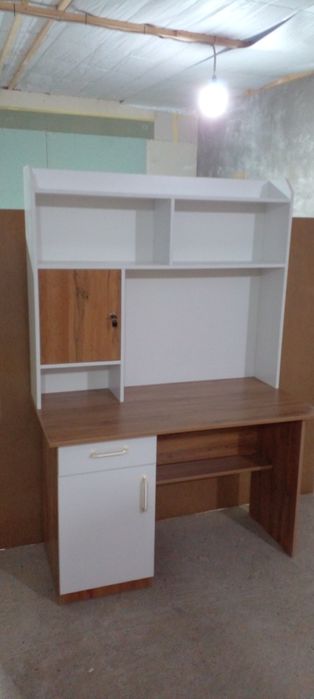 Кампютер стол сотилади