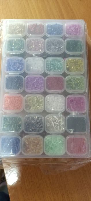 Набор бисера 28 цветов