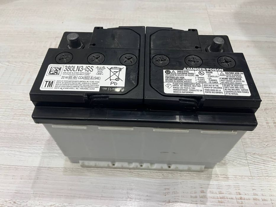 Аккумулятор TOYOTA ориг 65 ah . акум , батарея , срочно , аккум.