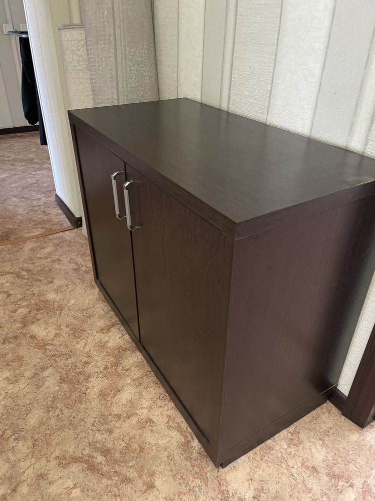 Продам тумбу в отличном состояние