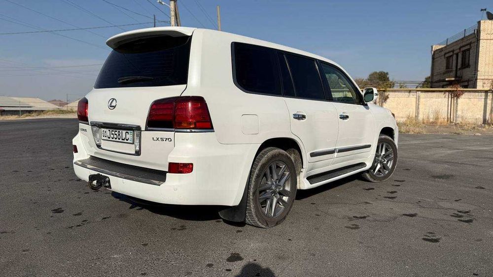 LEXUS LX570, 2013 йил идеал ҳолатда, двигател капитал таъмирланган