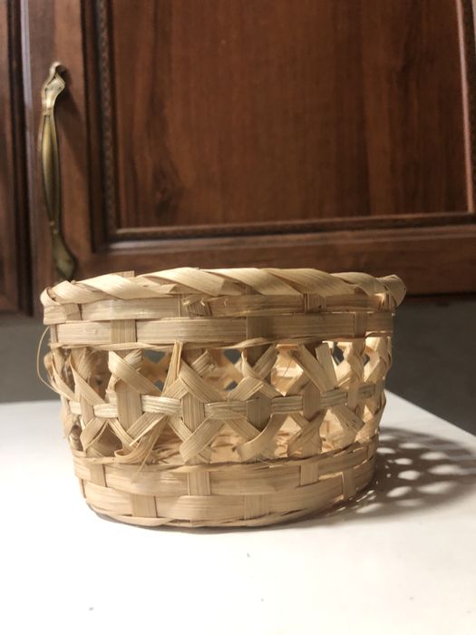 Плетенная корзинка новая