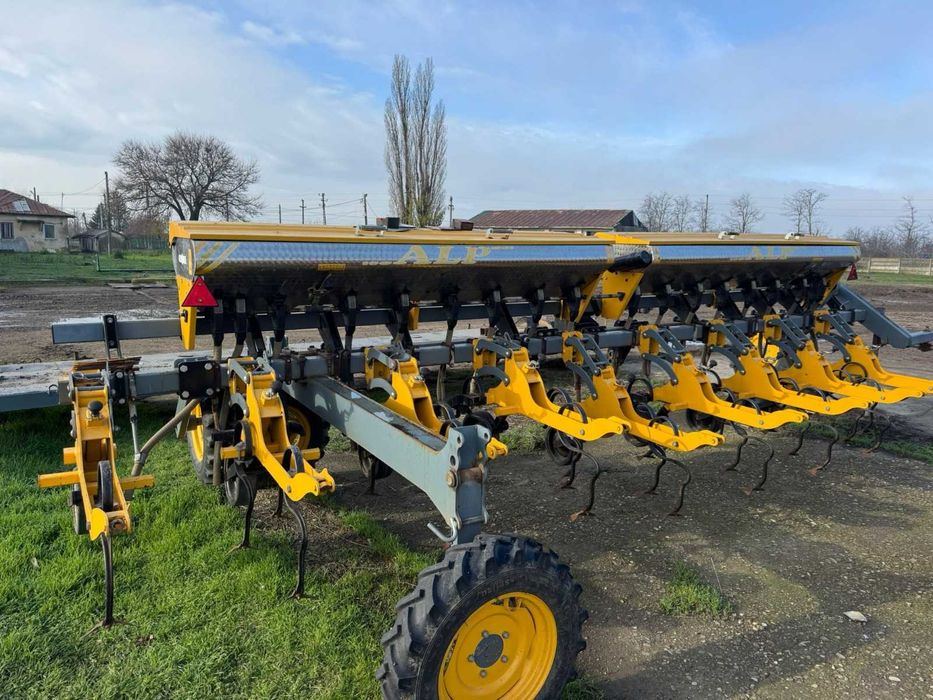 Prasitoare cu fertilizare