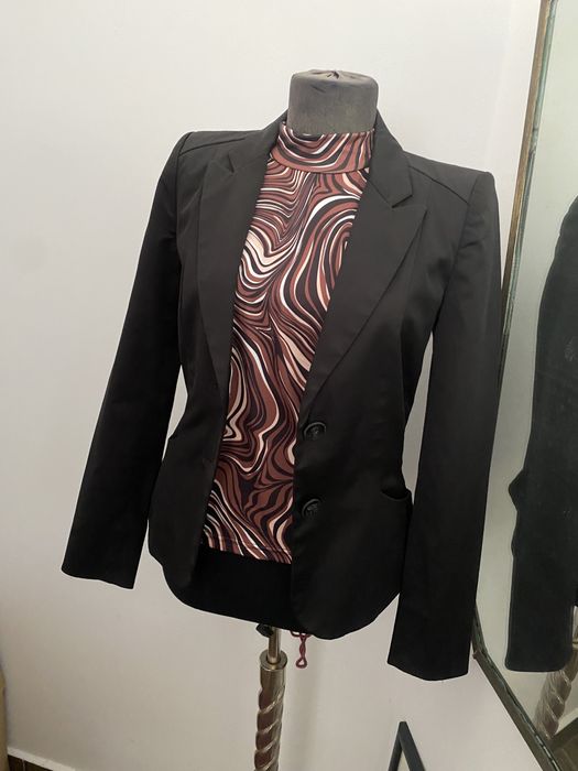 Helancă maro ; Vestă blăniță artificială ; vestă lungă fâș