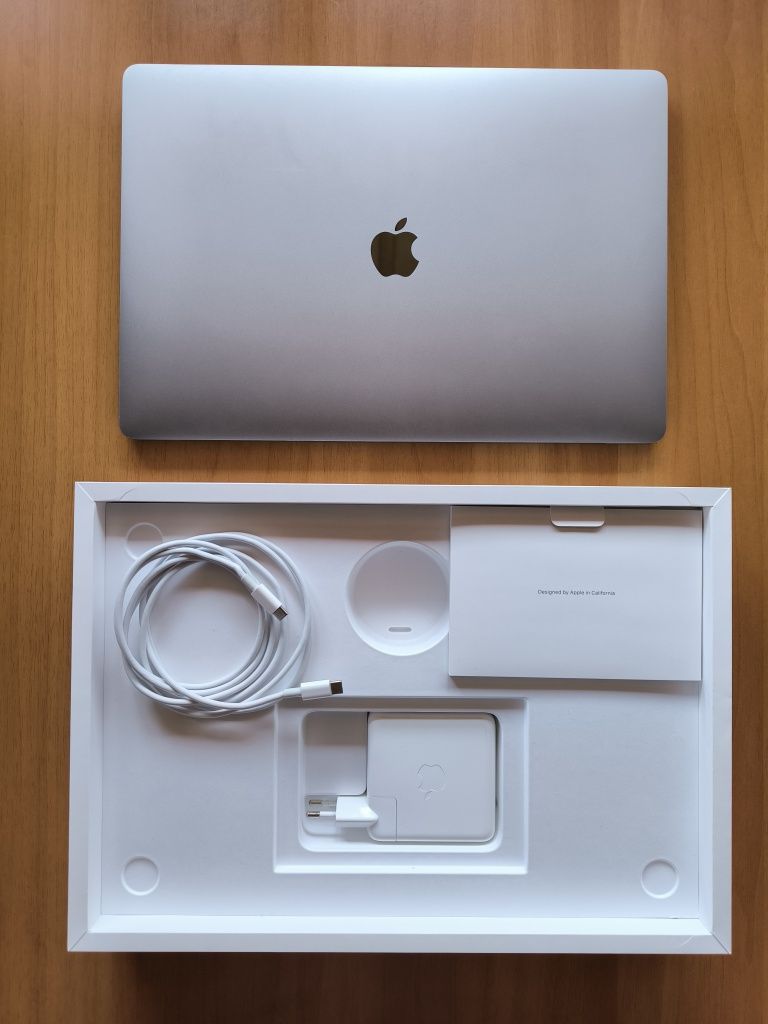 Macbook Pro 16' - 2019 - 32 RAM - intel i7 - SSD 500 GB