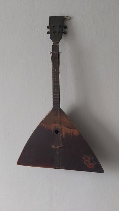 Балалайка, очень старая