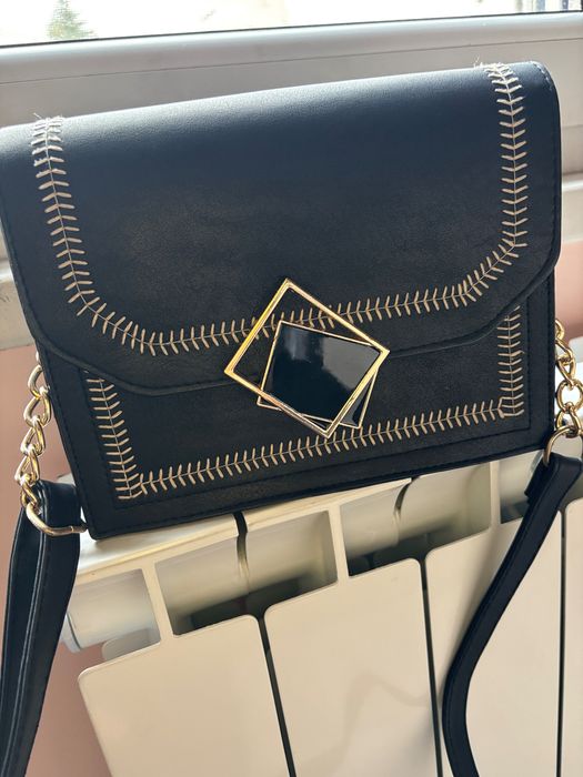 Черна кожена чанта с дръжка