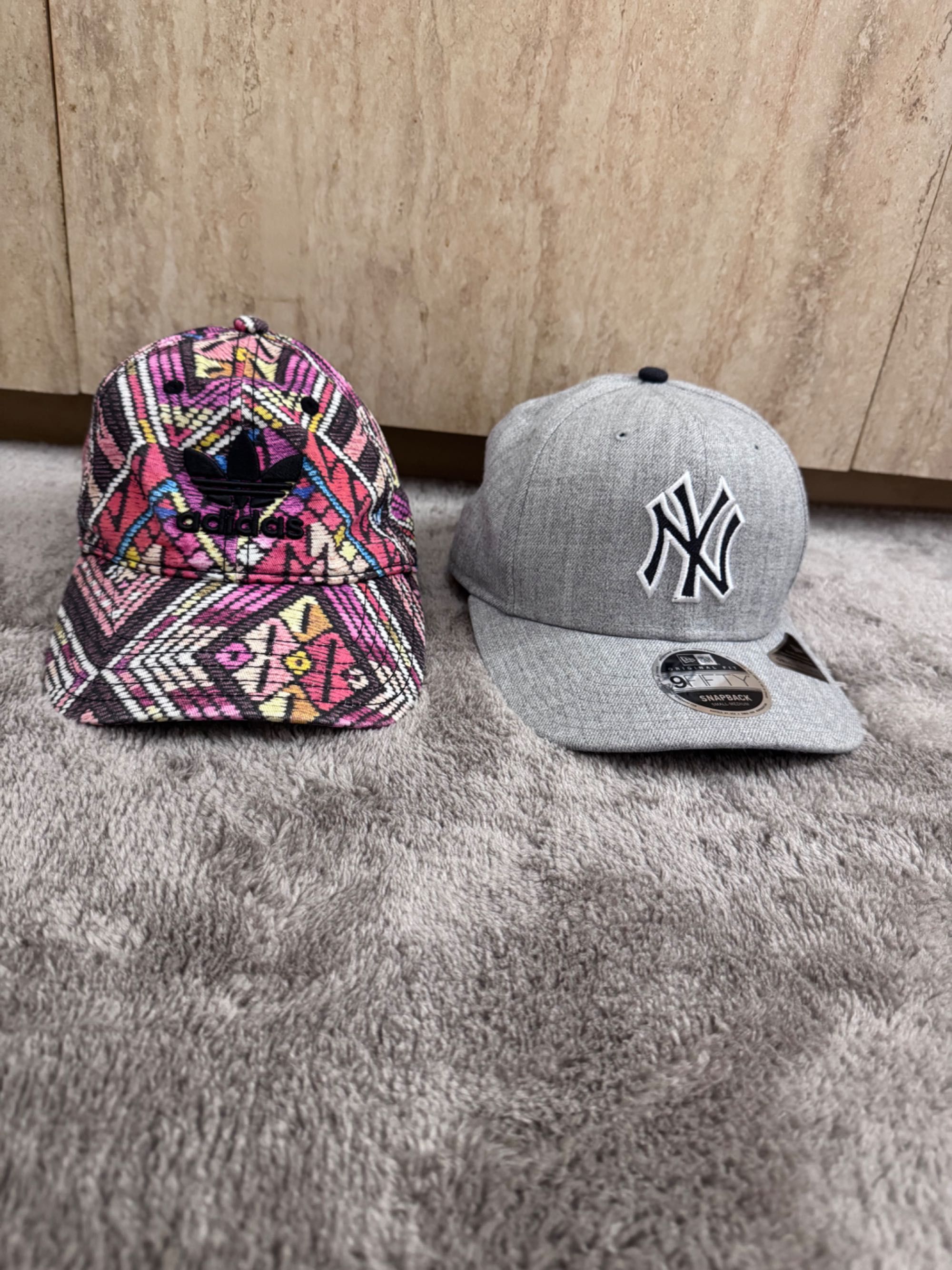 Шапки New Era и Adidas