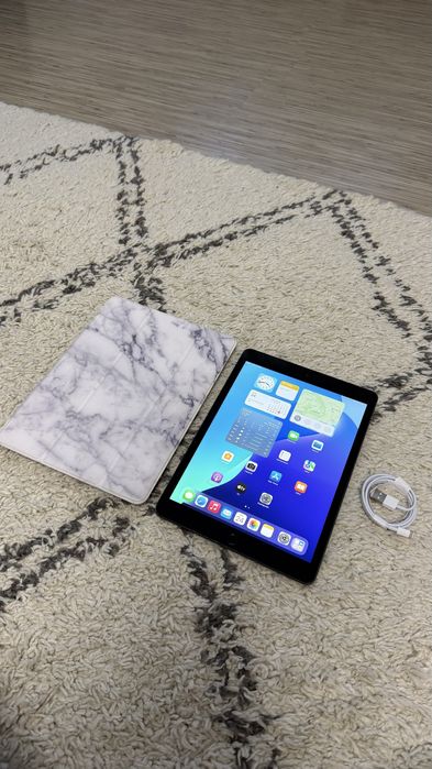 iPad 7th gen 128gb + cablu încărcare/ husă