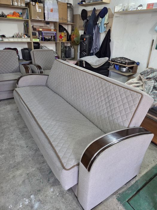 Продам мягкую мебель тройку